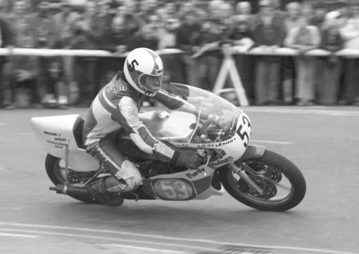 Framed Print : Mike Kneen (Yamaha) 1980 Junior Manx Grand Prix Framed Print : Mike Kneen (Yamaha) 1980 Junior Manx Grand Prix