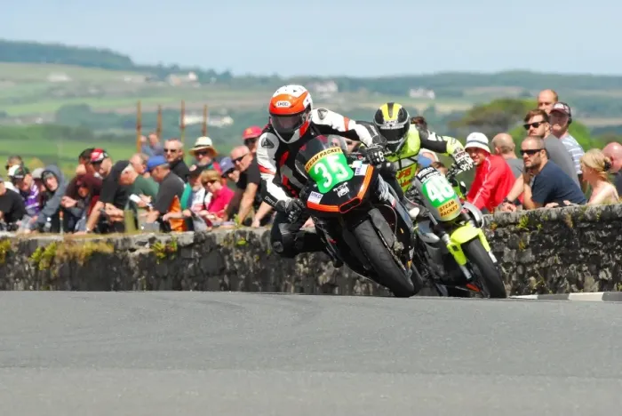 Framed Print : Mike Minns (Kawasaki) 2015 Southern 100 Framed Print : Mike Minns (Kawasaki) 2015 Southern 100