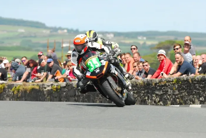 Framed Print : Mike Minns (Kawasaki) 2015 Southern 100 Framed Print : Mike Minns (Kawasaki) 2015 Southern 100