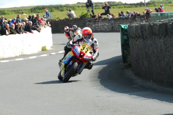 Framed Print : Mike Minns (Yamaha) 2015 Southern 100 Framed Print : Mike Minns (Yamaha) 2015 Southern 100