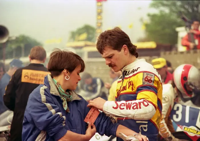 Framed Print : Mike Seward (Suzuki) 1987 Production B TT Framed Print : Mike Seward (Suzuki) 1987 Production B TT