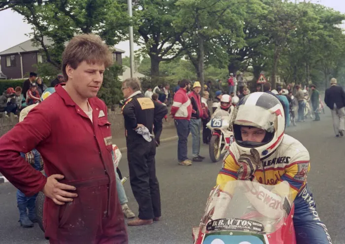 Framed Print : Mike Seward (Yamaha) 1987 Junior TT Framed Print : Mike Seward (Yamaha) 1987 Junior TT