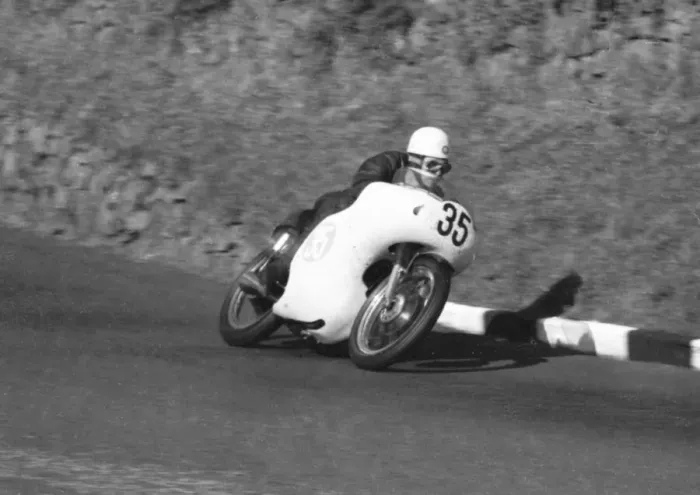 Framed Print : Bill Milne (AJS) 1965 Junior Manx Grand Prix Framed Print : Bill Milne (AJS) 1965 Junior Manx Grand Prix