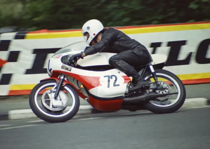 Framed Print : Bill Milne (Denholm Yamaha) 1974 Formula 750 TT Framed Print : Bill Milne (Denholm Yamaha) 1974 Formula 750 TT