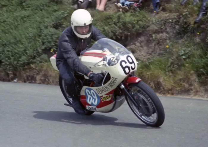 Framed Print : Bill Milne (Denholm Yamaha) 1974 Junior TT Framed Print : Bill Milne (Denholm Yamaha) 1974 Junior TT