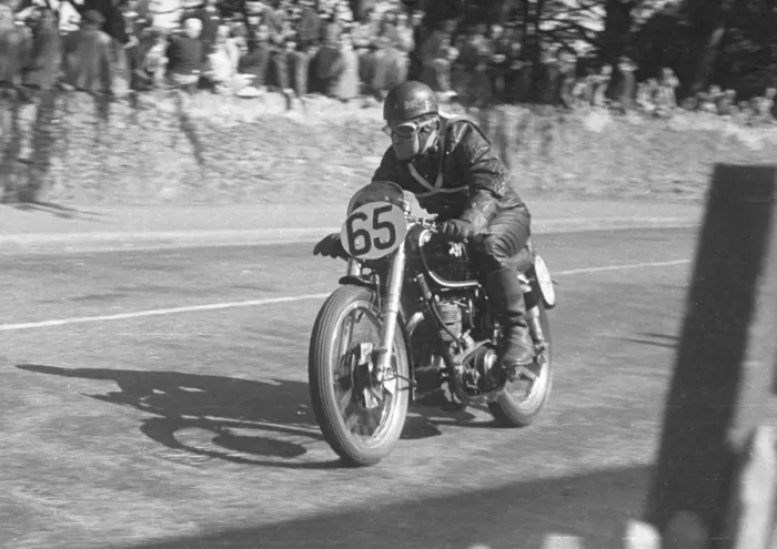 Framed Print : Monty Lockwood (AJS) 1952 Junior TT Framed Print : Monty Lockwood (AJS) 1952 Junior TT