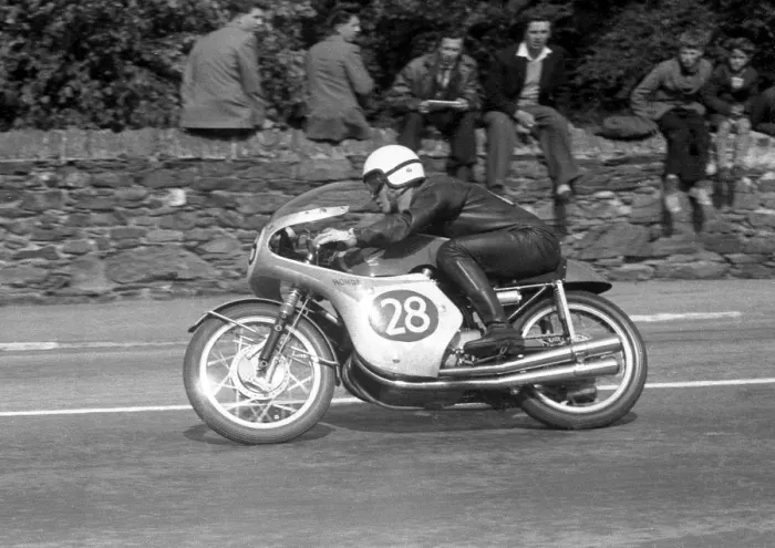 Framed Print : Moto Kitano (Honda) 1960 Lightweight TT Framed Print : Moto Kitano (Honda) 1960 Lightweight TT