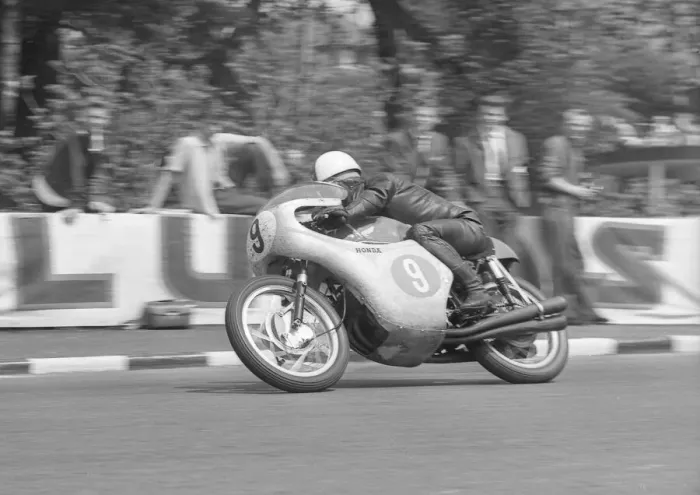 Framed Print : Moto Kitano (Honda) 1962 Lightweight TT Framed Print : Moto Kitano (Honda) 1962 Lightweight TT