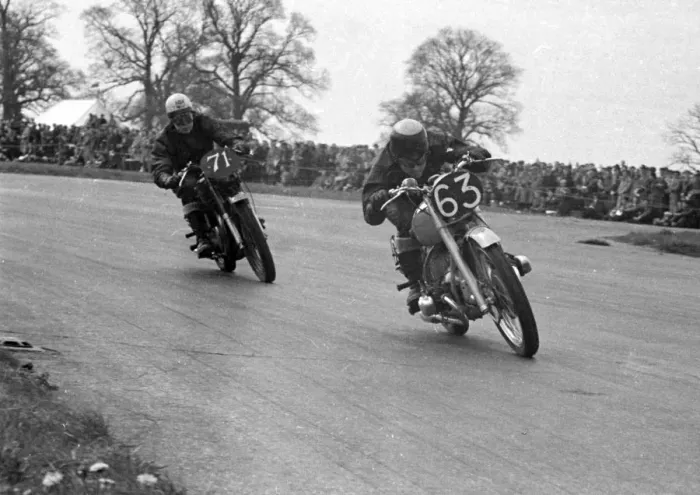 Framed Print : N Banks (Douglas, 63) & D A Hutson (AJS) 1950 Junior Clubmans Silverstone Framed Print : N Banks (Douglas, 63) & D A Hutson (AJS) 1950 Junior Clubmans Silverstone