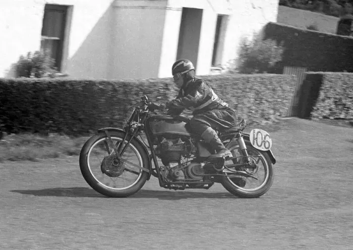 Framed Print : N W White (Velocette) 1951 Senior Manx Grand Prix Framed Print : N W White (Velocette) 1951 Senior Manx Grand Prix