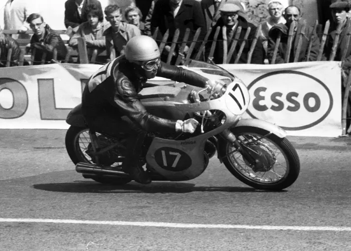 Framed Print : Naomi Taniguchi (Honda) 1960 Lightweight TT