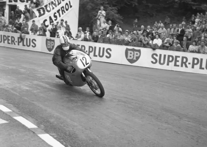 Framed Print : Naomi Taniguchi (Honda) 1961 Lightweight TT Framed Print : Naomi Taniguchi (Honda) 1961 Lightweight TT