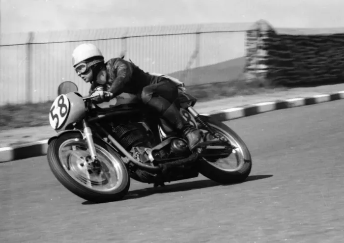 Framed Print : Ned Minihan (Norton) 1961 Senior Manx Grand Prix Framed Print : Ned Minihan (Norton) 1961 Senior Manx Grand Prix