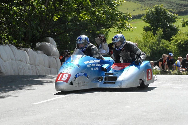 Neil Kelly & Jason O Connor (Ireson Honda) 2009 Sidecar TT