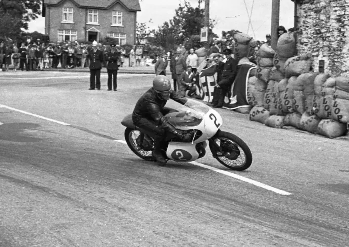 Framed Print : Neil Kelly (Royal Enfield) 1966 Southern 100 Framed Print : Neil Kelly (Royal Enfield) 1966 Southern 100
