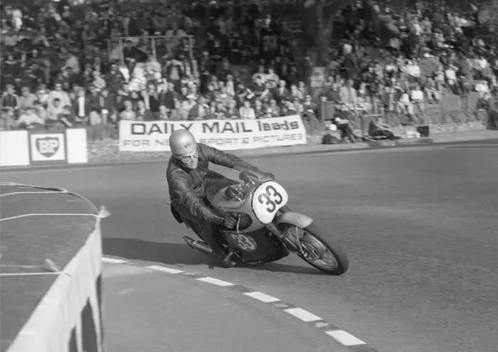 Framed Print : Neil Kelly (Velocette) 1967 Production 500 TT Framed Print : Neil Kelly (Velocette) 1967 Production 500 TT