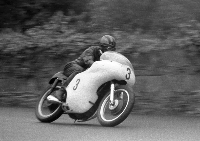 Framed Print : Neil Pendreigh Matchless 1962 Senior Manx Grand Prix Framed Print : Neil Pendreigh Matchless 1962 Senior Manx Grand Prix