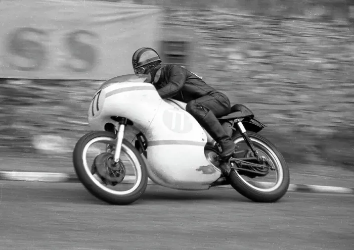 Framed Print : Neil Pendreigh Norton 1962 Junior Manx Grand Prix Framed Print : Neil Pendreigh Norton 1962 Junior Manx Grand Prix