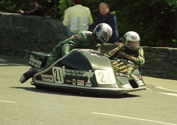 Neil Smith & Philip Gravel (Yamaha) 1987 Sidecar TT