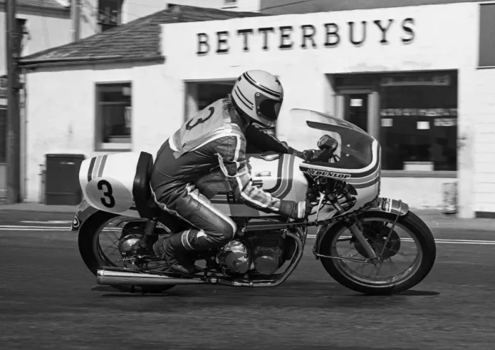 Framed Print : Neil Tuxworth (Honda) 1975 Production TT Framed Print : Neil Tuxworth (Honda) 1975 Production TT