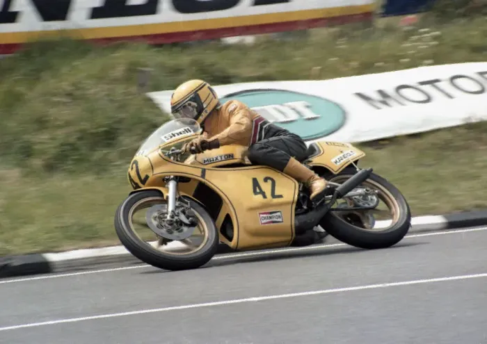 Framed Print : Neil Tuxworth (Maxton Yamaha) 1980 Senior TT Framed Print : Neil Tuxworth (Maxton Yamaha) 1980 Senior TT