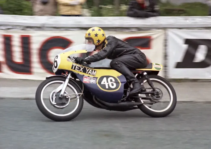 Framed Print : Neil Tuxworth (Yamaha) 1971 Ultra Lightweight TT Framed Print : Neil Tuxworth (Yamaha) 1971 Ultra Lightweight TT