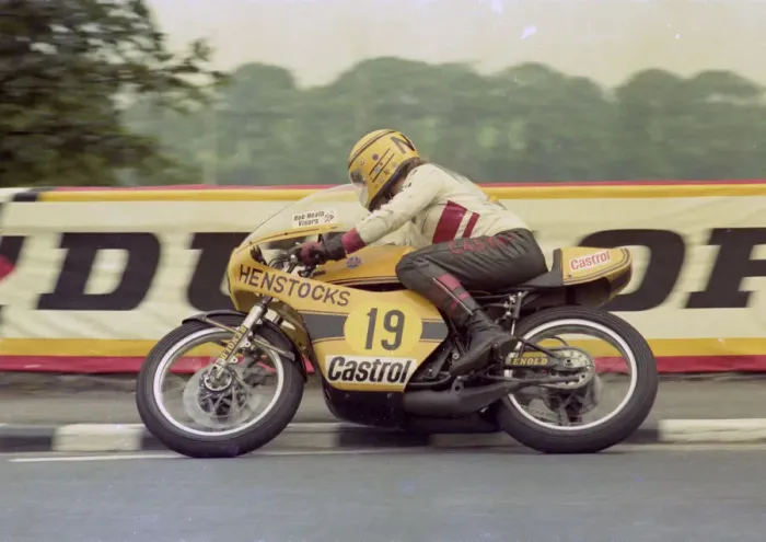 Framed Print : Neil Tuxworth (Yamaha) 1976 Senior TT