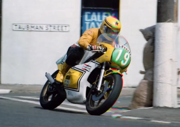 Framed Print : Neil Tuxworth (Yamaha) 1982 Junior TT Framed Print : Neil Tuxworth (Yamaha) 1982 Junior TT