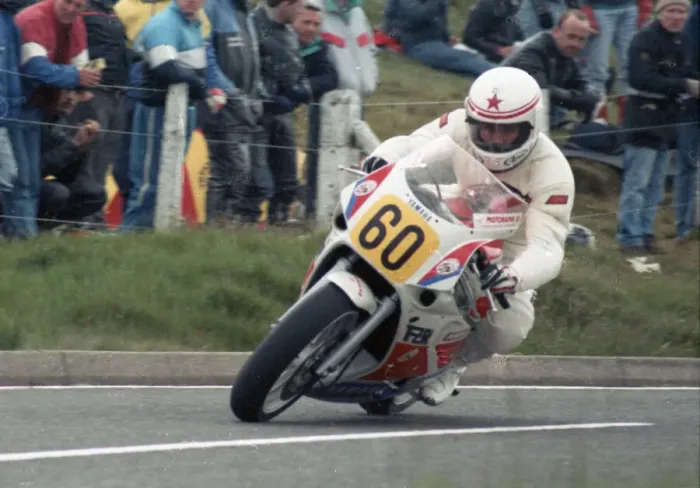 Framed Print : Neil Tuxworth (Yamaha) 1989 Senior TT Framed Print : Neil Tuxworth (Yamaha) 1989 Senior TT