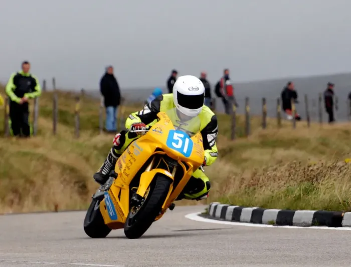 Framed Print : Neil Vicars (Honda) 2011 Junior Manx Grand Prix