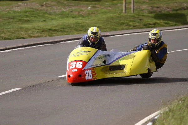 Nev Jones & Joe Shardlow (Shelbourne Kawasaki) 2004 Sidecar TT
