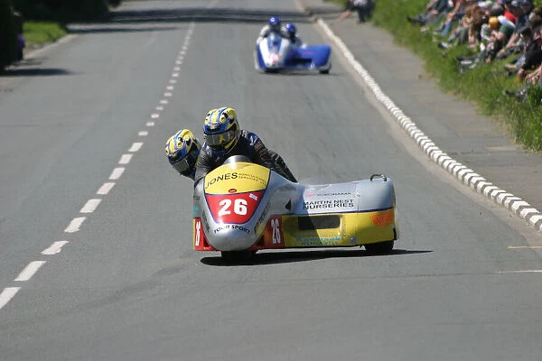 Nev Jones & Joe Shardlow (Shelbourne Kawasaki) 2005 Sidecar TT