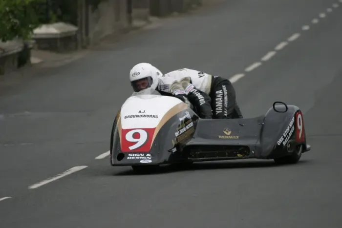 Framed Print : Nick Crowe & Darren Hope (Ireson) 2003 Sidecar TT Framed Print : Nick Crowe & Darren Hope (Ireson) 2003 Sidecar TT