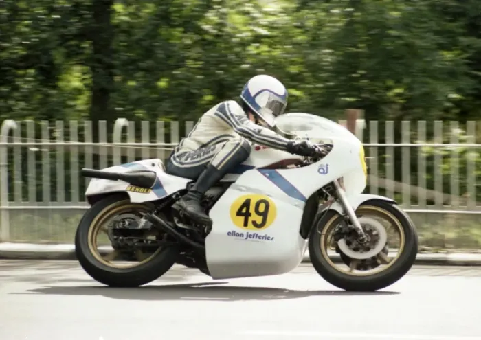 Framed Print : Nick Jefferies (Suzuki), winning the 1983 Senior Manx Grand Prix Framed Print : Nick Jefferies (Suzuki), winning the 1983 Senior Manx Grand Prix