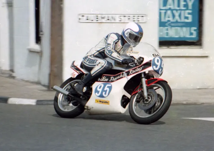 Framed Print : Nick Jefferies (Yamaha) 1983 Junior Manx Grand Prix Framed Print : Nick Jefferies (Yamaha) 1983 Junior Manx Grand Prix