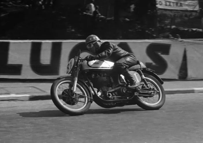Framed Print : Nick Nicholson (Norton) 1953 Junior TT Framed Print : Nick Nicholson (Norton) 1953 Junior TT