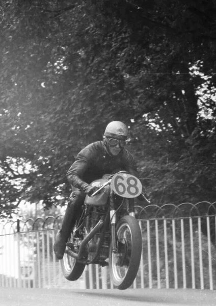 Nick Parkinson (BSA) 1960 Senior Manx Grand Prix