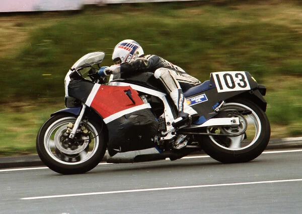 Nigel Bryan (Suzuki) 1989 Formula One TT