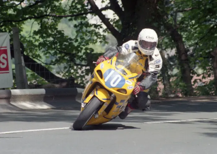 Framed Print : Nigel Davies (Suzuki) 2002 Junior 600 TT Framed Print : Nigel Davies (Suzuki) 2002 Junior 600 TT