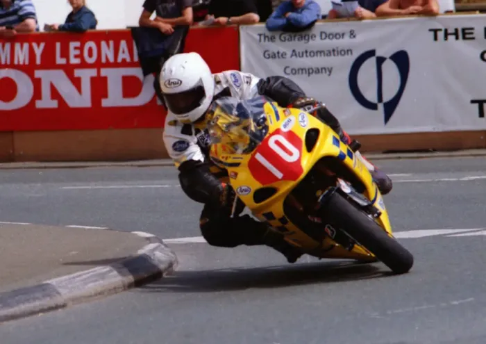 Framed Print : Nigel Davies (Suzuki) 2002 Production 1000 TT Framed Print : Nigel Davies (Suzuki) 2002 Production 1000 TT