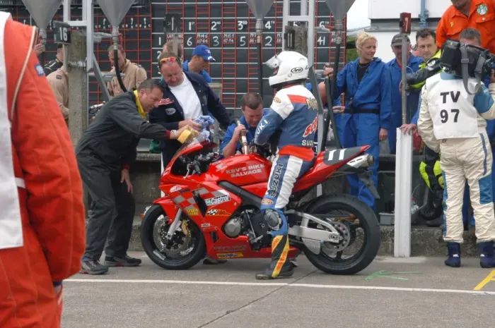 Framed Print : Nigel Davies (Suzuki) 2004 Production 600 TT Framed Print : Nigel Davies (Suzuki) 2004 Production 600 TT