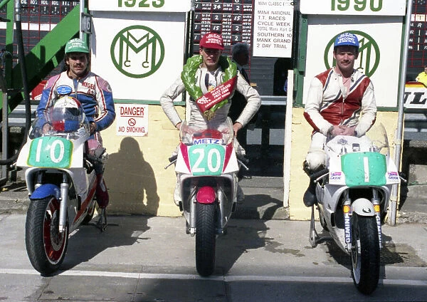 Nigel Hansen (Yamaha) Gavin Lee (Yamaha) Stanley Rea (Cowles Yamaha) 1990 Lightweight Manx Grand Prix
