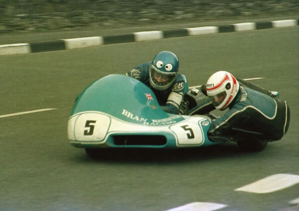 Nigel Rollason & Donny Williams (Barton Phoenix) 1986 Sidecar TT