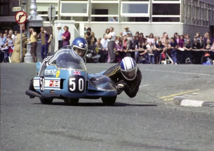 Framed Print : Nigel Rollason & Mick Coomber (Devimead BSA) 1976 500cc Sidecar TT Framed Print : Nigel Rollason & Mick Coomber (Devimead BSA) 1976 500cc Sidecar TT