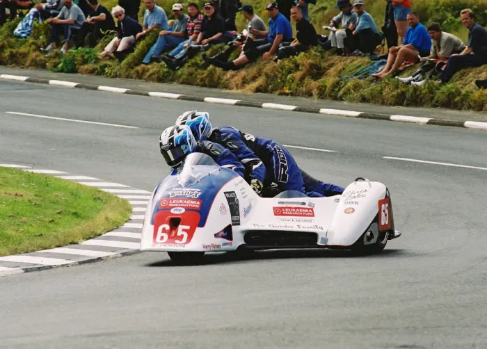 Framed Print : Nigel Smith & Chris Lake (Ireson Kawasaki) 2004 Sidecar TT Framed Print : Nigel Smith & Chris Lake (Ireson Kawasaki) 2004 Sidecar TT