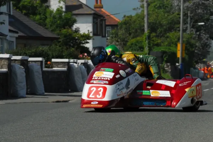 Framed Print : Nigel Smith & Chris McGahan (Ireson Honda) 2013 Southern 100 Framed Print : Nigel Smith & Chris McGahan (Ireson Honda) 2013 Southern 100