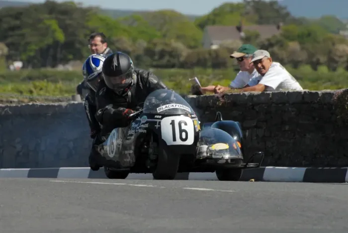 Framed Print : Nigel Smith & Kris Hibberd (Hewitt BSA) 2009 Pre TT Classic Framed Print : Nigel Smith & Kris Hibberd (Hewitt BSA) 2009 Pre TT Classic