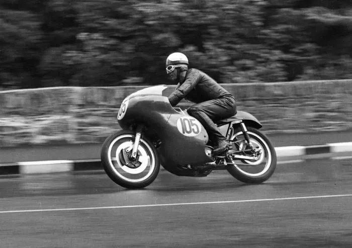 Framed Print : Nigel Warren (Matchless) 1965 Senior Manx Grand Prix Framed Print : Nigel Warren (Matchless) 1965 Senior Manx Grand Prix