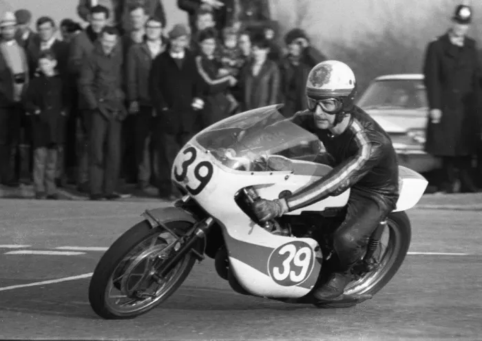 Framed Print : Noel Clegg (Yamaha) 1970 Jurby Road