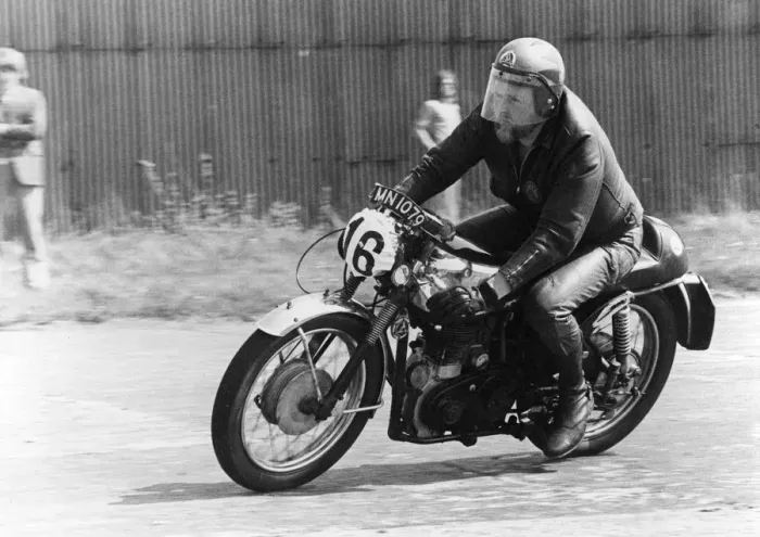 Framed Print : Norman Cowin (Velocette) Jurby Airfield Framed Print : Norman Cowin (Velocette) Jurby Airfield